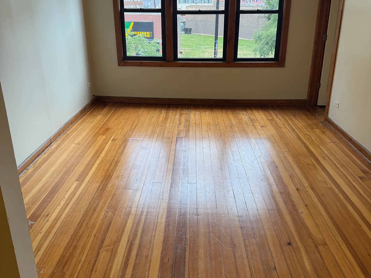 2825 N Milwaukee Ave — Photo 3