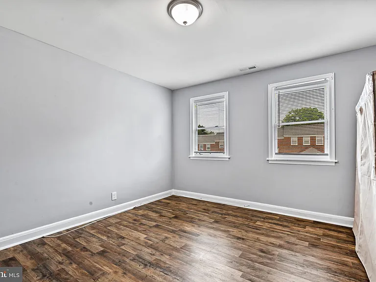 1015 Lyndhurst St — Photo 28