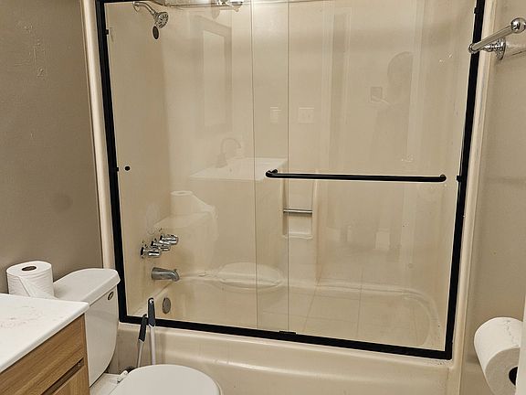 5th image of 43847 Carmel Cir
