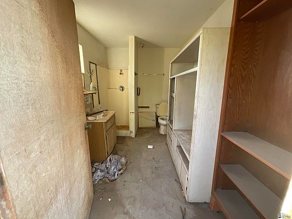 4th image of 28717 S Pacific Ave