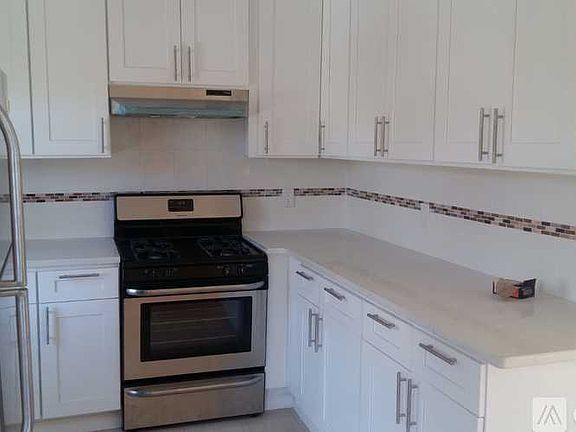 5th image of 92-59 172nd St #1