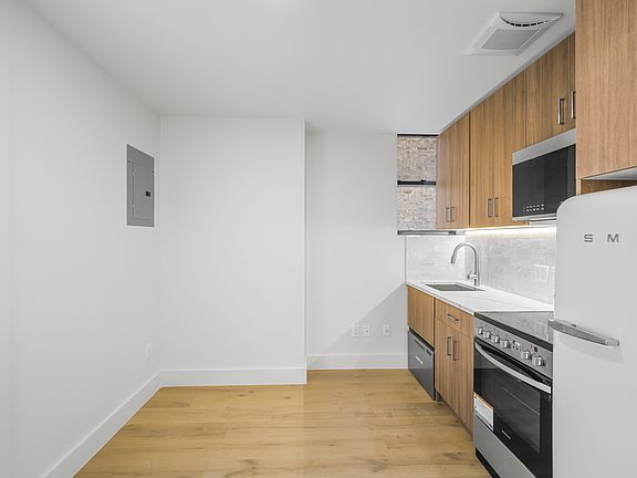 3rd image of 236 W 15th St APT 36