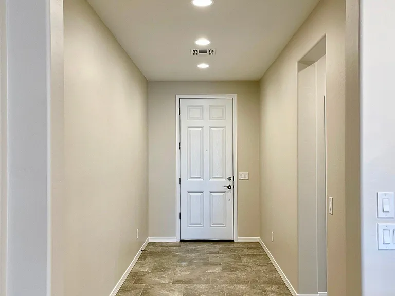 17427 W Andora St — Photo 3