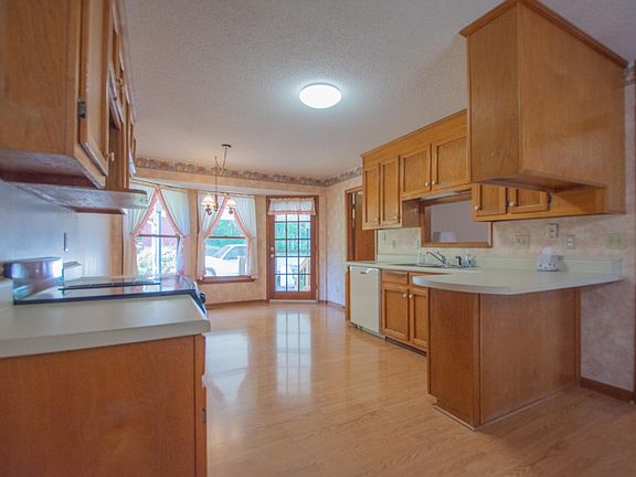 3rd image of 2022 Joann Rd
