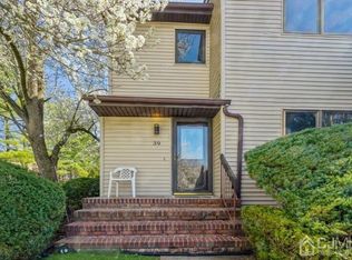 39 Ventura Ct, Old Bridge, NJ 08857