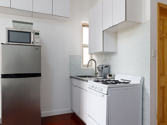 3rd image of 38 Orchard St #2I