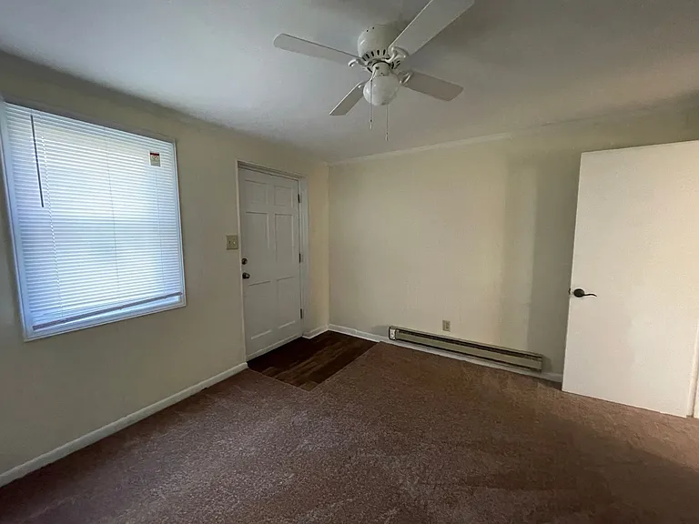 4904 Franklin Ave — Photo 5