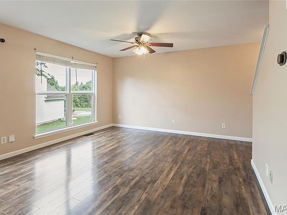 4th image of 114 Waterside Crossing Dr
