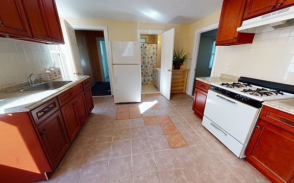 5th image of 112 Dudley St #1