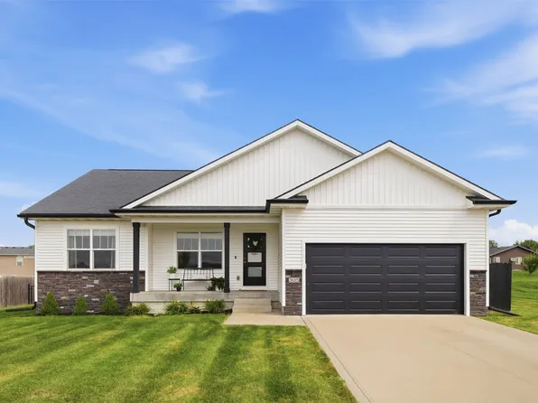 305 Prairie Creek Dr, Pleasant Hill, IA 50327