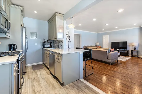 Sold by East Coast New York Inc | media 5