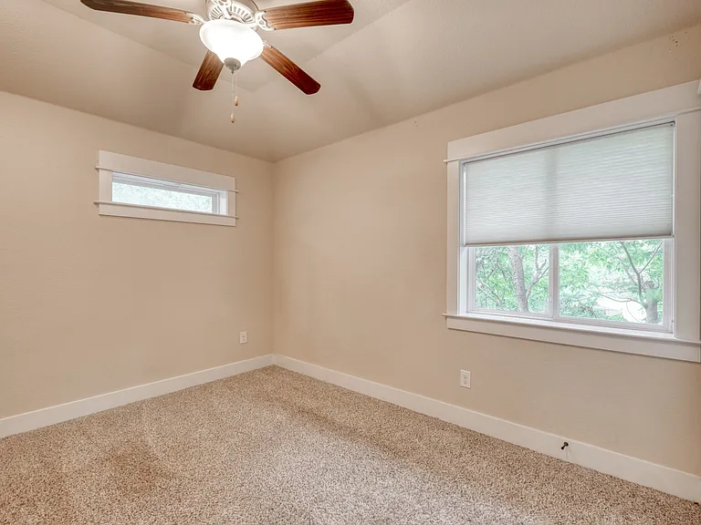 1912 Haskell St #2 — Photo 15