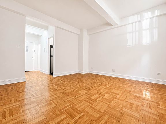 3rd image of 151 W 16th St APT Ld