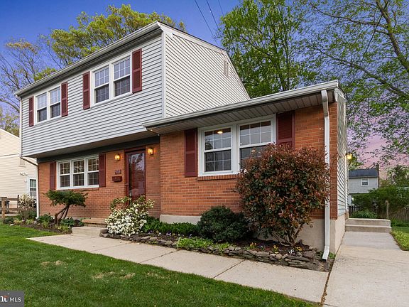 3rd image of 913 Kenilworth Ave