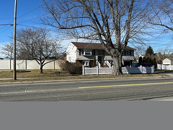 3rd image of 399 New York Ave