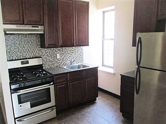 2nd image of 928 Myrtle Ave APT 25A