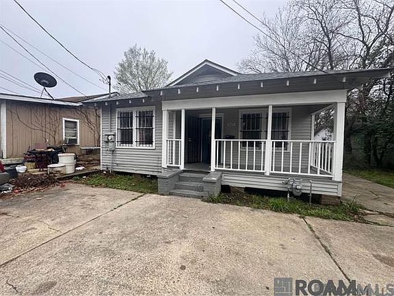 5th image of 327 Gebelin St