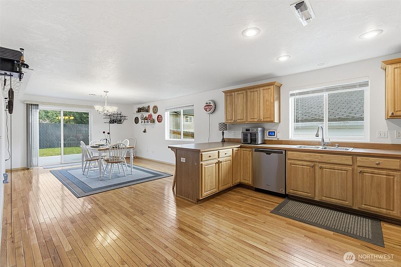 5th image of 2533 Kristine Court