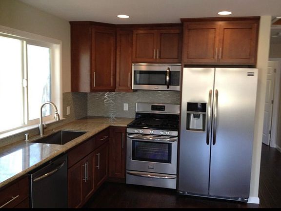 3rd image of 3394 Forest Ave