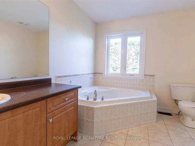 128 Holmes Cres — Photo 19