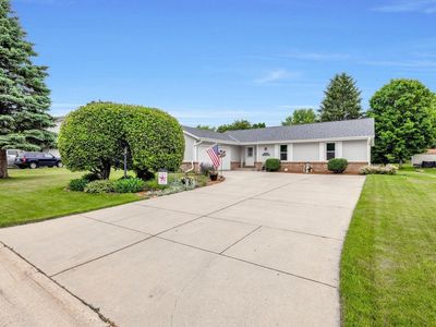 W160N10934 Meadow DRIVE, Germantown, WI, 53022