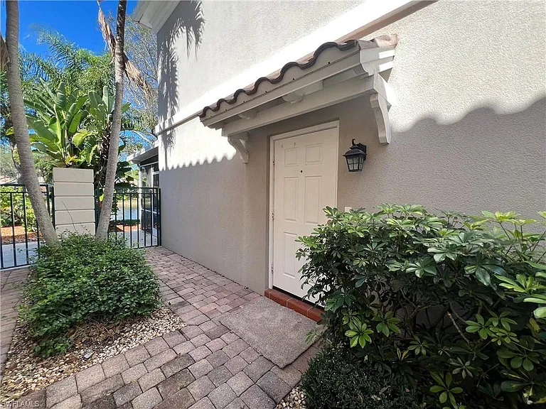 5365 Cove Cir #125 — Photo 23
