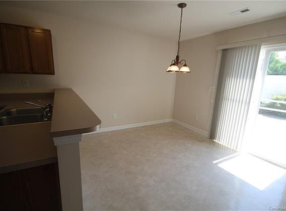 2nd image of 221 Woodbridge Cir
