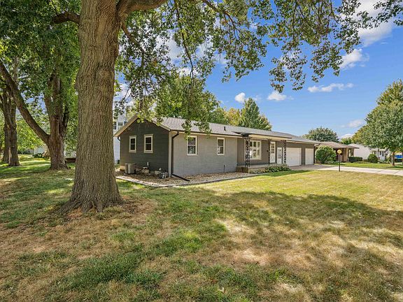 2nd image of 1219 Sunnyside Cir