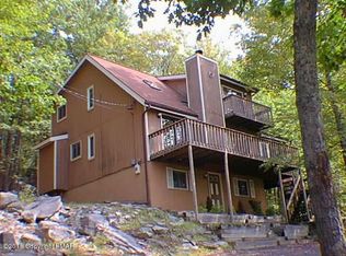 130 Edinburgh Rd, Bushkill, PA 18324