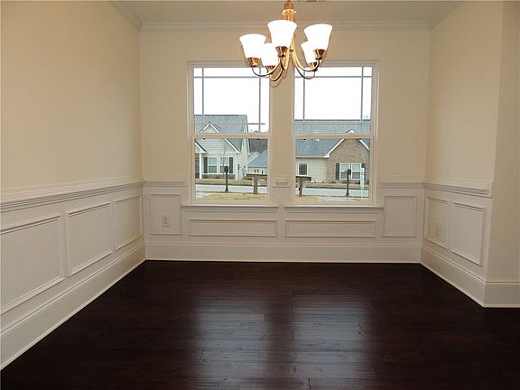 3rd image of 5970 Garden Cir