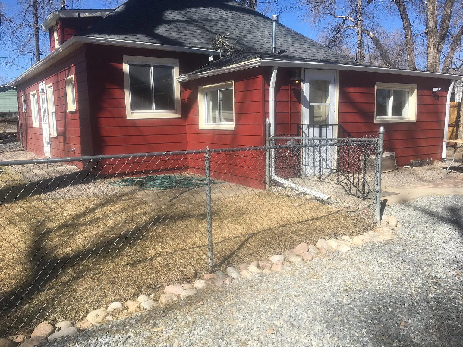 3 bed, 1250 sqft, $2,200 — Photo 2