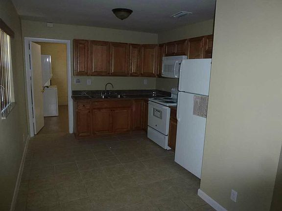 3rd image of 1455 Palm Beach Lakes Blvd