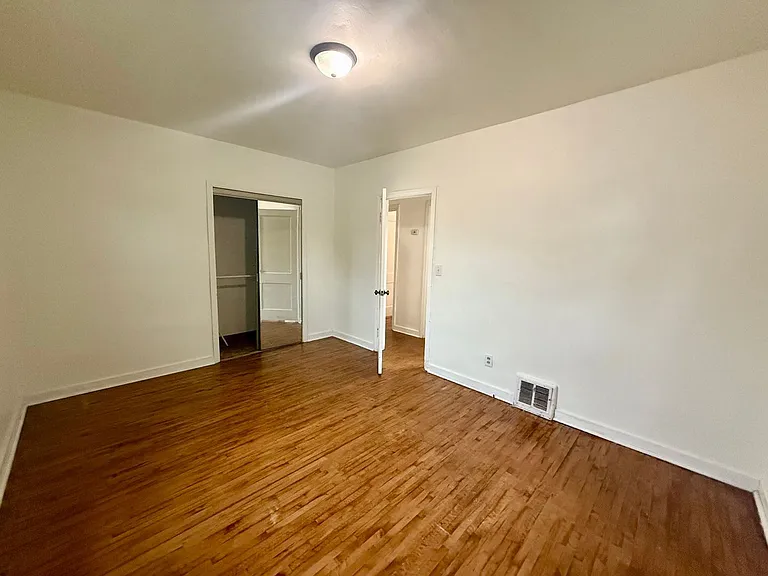 515 W Strowbridge St — Photo 17