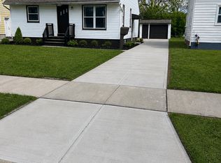 3981 Jo Ann Dr, Cleveland, OH 44122