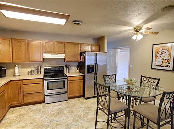 5th image of 861 Colorado Dr