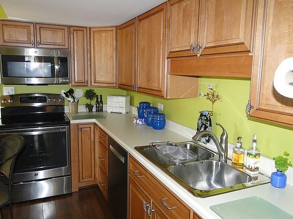 5th image of 221 Patuxet Ct