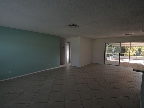 3rd image of 6909 Shannon Dr