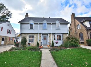 125 N 88th St, Wauwatosa, WI 53226