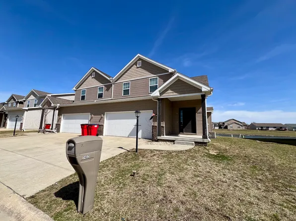 1402 Myrtle Beach Ave, Champaign, IL 61822