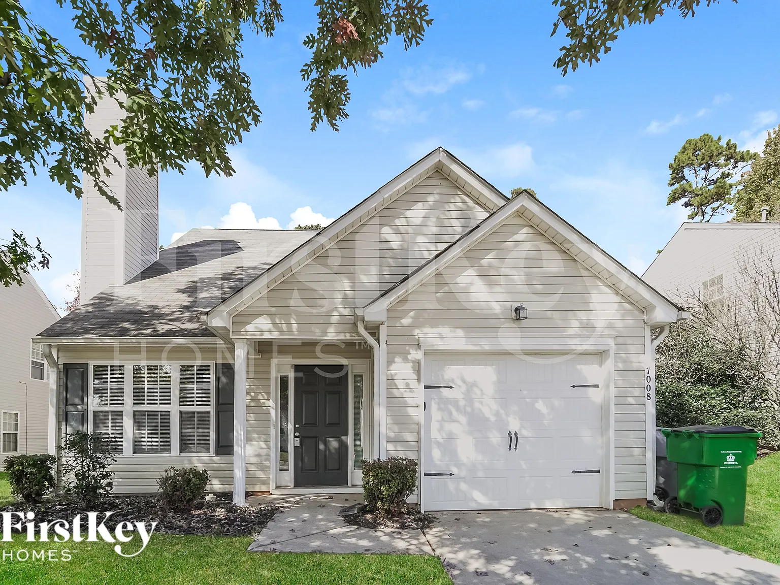 3 bed, 2.5 bath, 1528 sqft, $1,735 — Photo 2