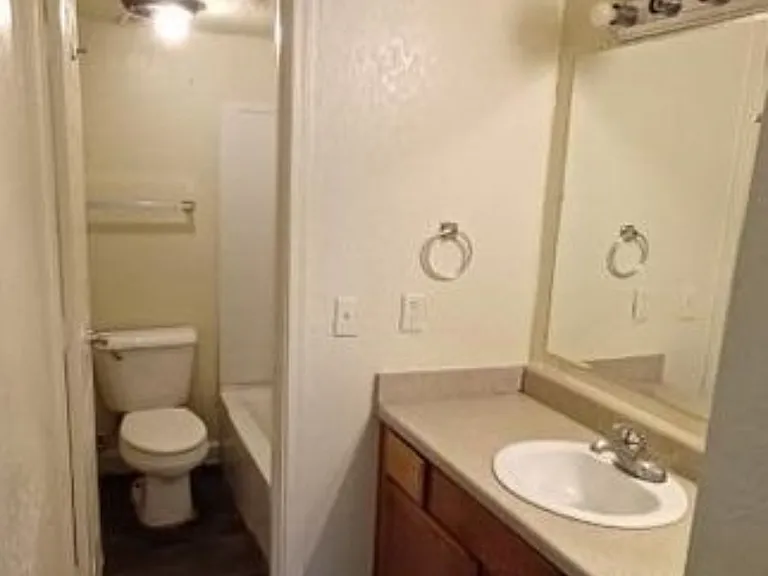 2537 W Georgia Ave #2 — Photo 8