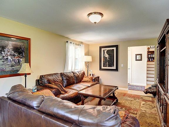 5th image of 184 Laura Ave