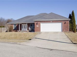 3257 Starlite Ct, Columbus, IN 47203