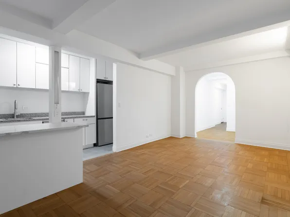 235 West End Avenue image 1 of 7