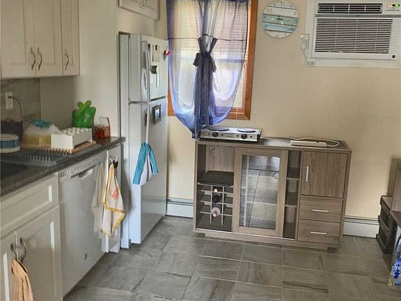 5th image of 36 Elliot Dr