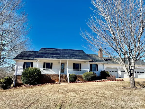 103 Starmount Dr, Kings Mountain, NC 28086