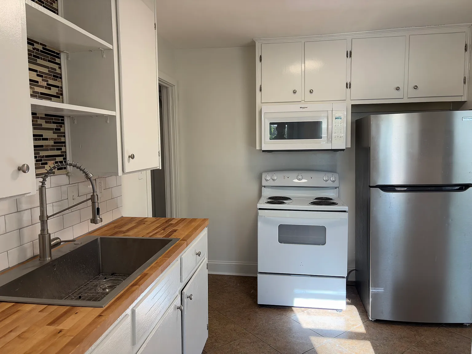 2 bed, 1104 sqft, $1,250 — Photo 2