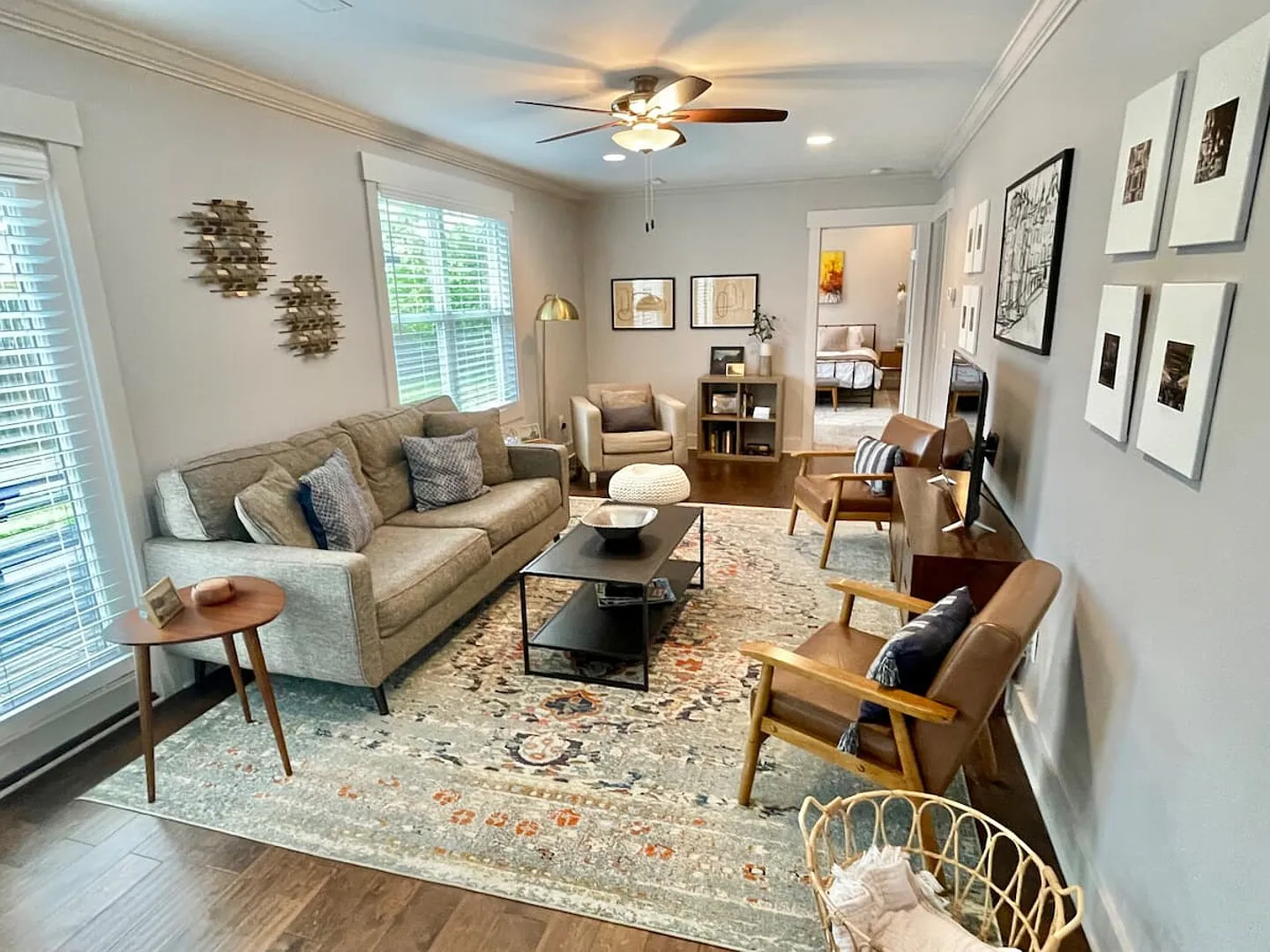 Charming 3/2 in quiet neighborhood, in the trendiest part of town — Photo 4