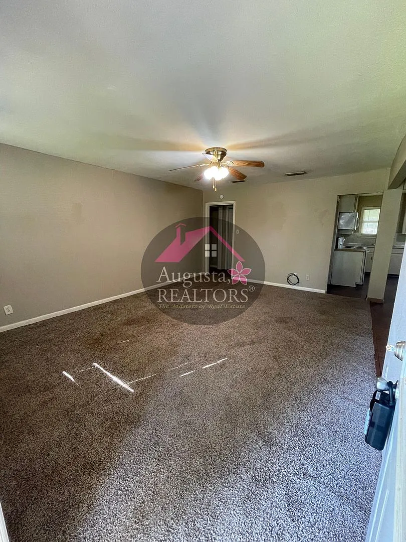 Adorable 2 bedroom home! — Photo 2