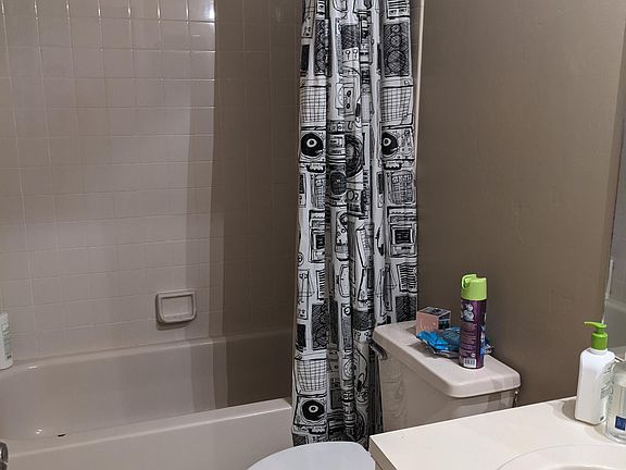 5th image of 4304 SW 70th Ter #1003